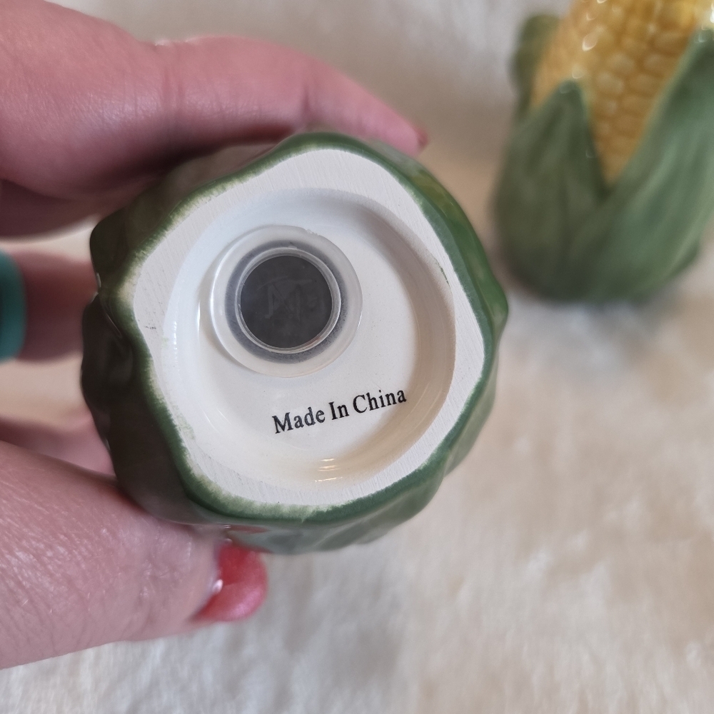 Half Shucked Corn On the Cob Salt and Pepper Shakers Ceramic - Picture 6 of 9
